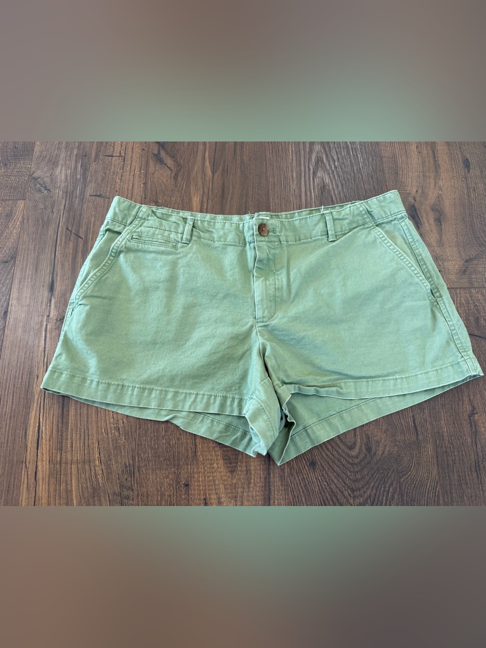 GAP Women’s Light Mint High-Rise Shorts